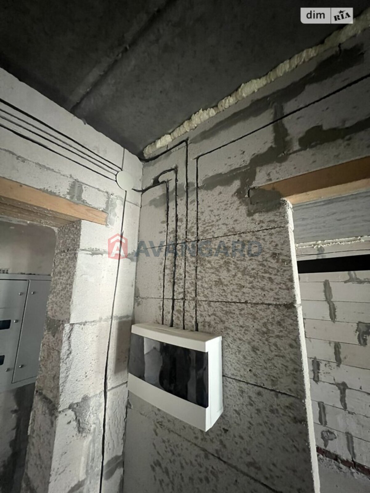 1 ��. ��������, 37/37/8 ��. �., 1/9 ������ ���� 11