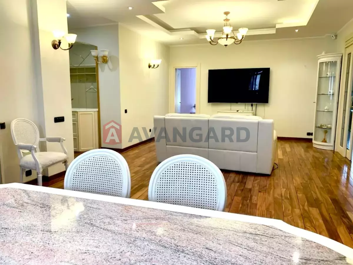 4 ��. ��������, 140/-/- ��. �., 11/15 ������ ���� 8