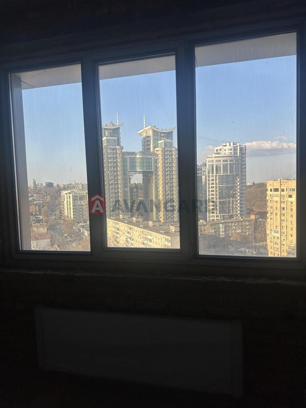 4 ��. ��������, 106/-/22 ��. �., 16/23 ������ ���� 4