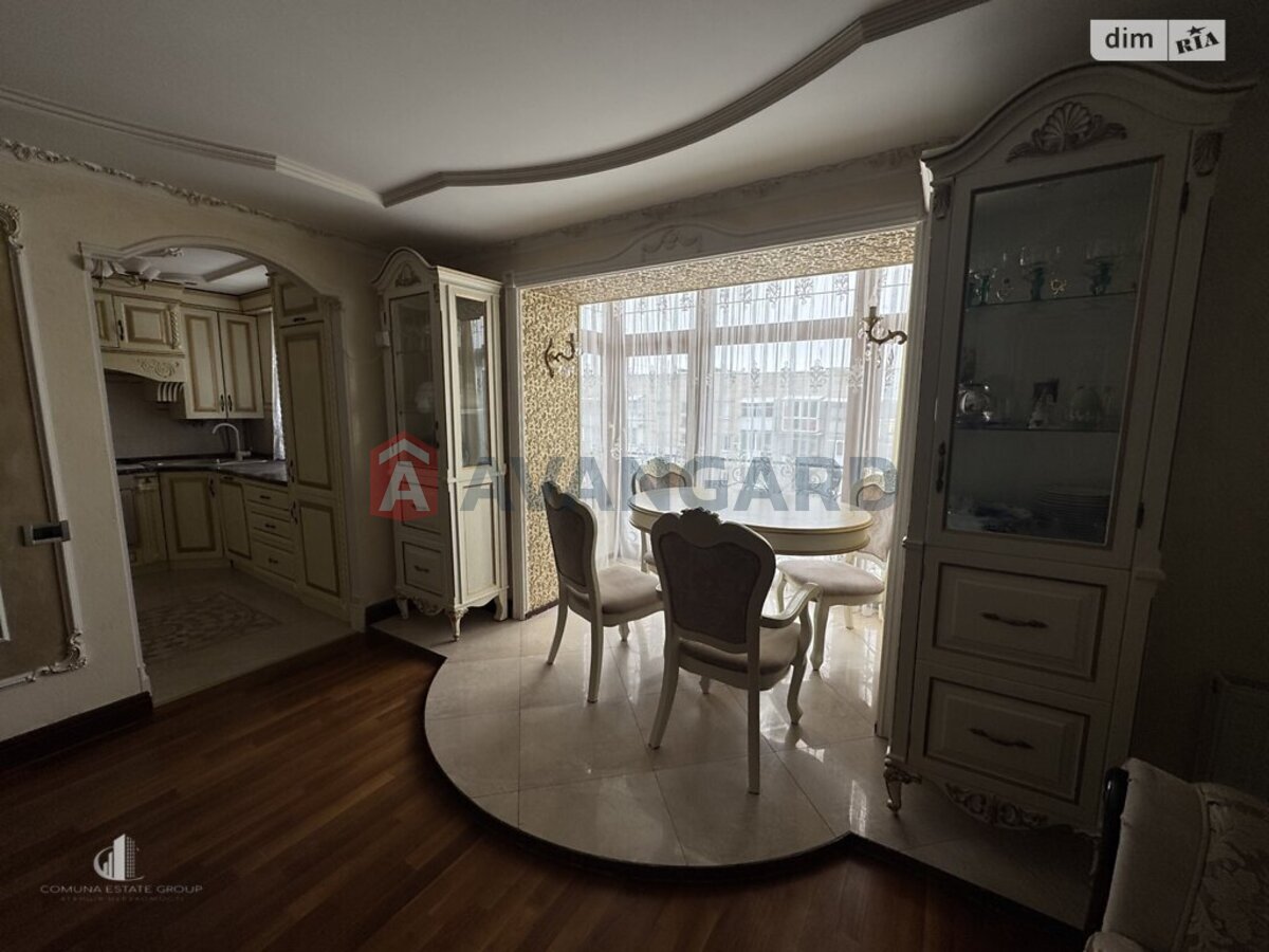 3 ����. ��������, 65/-/- ��. �., 5/5 ���� ���� 10