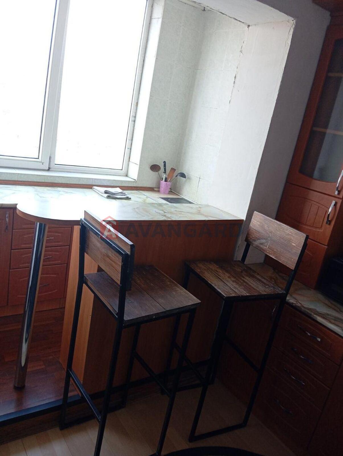 3 ��. ��������, 82/50/- ��. �., 10/16 ������ ���� 5