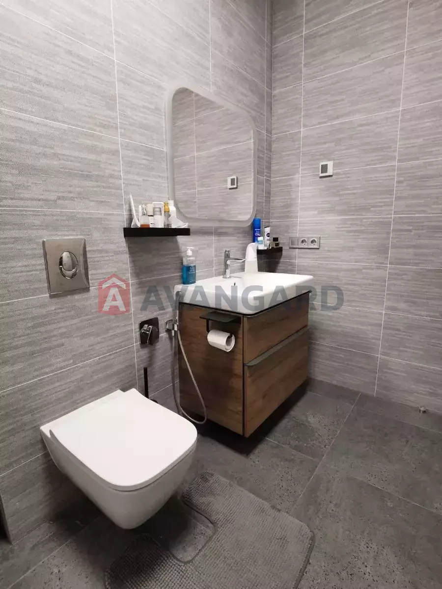 3 ��. ��������, 95/-/24 ��. �., 8/9 ������ ���� 5