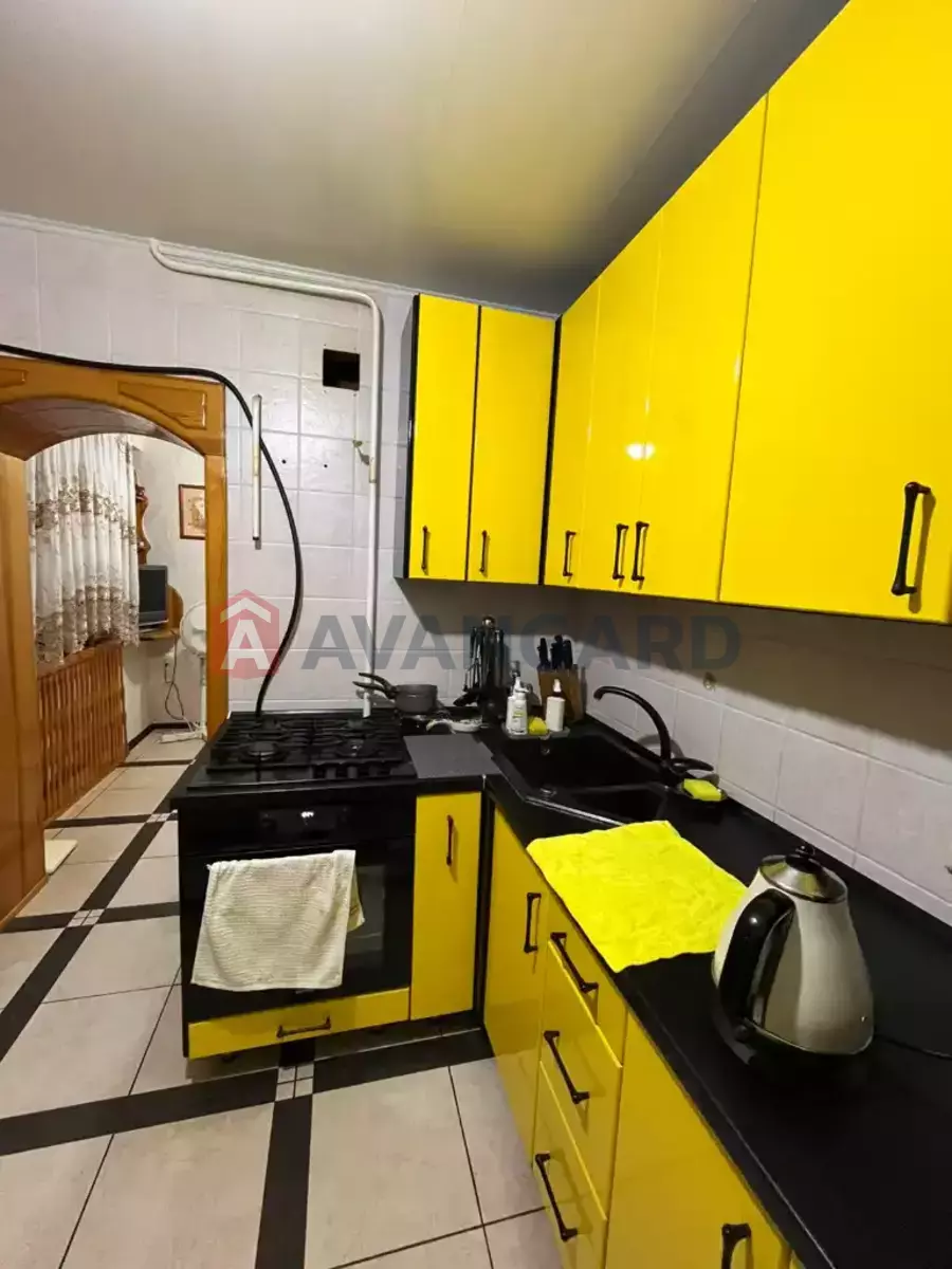 3 ����. ��������, 90/-/13 ��. �., 4/5 ���� ���� 20