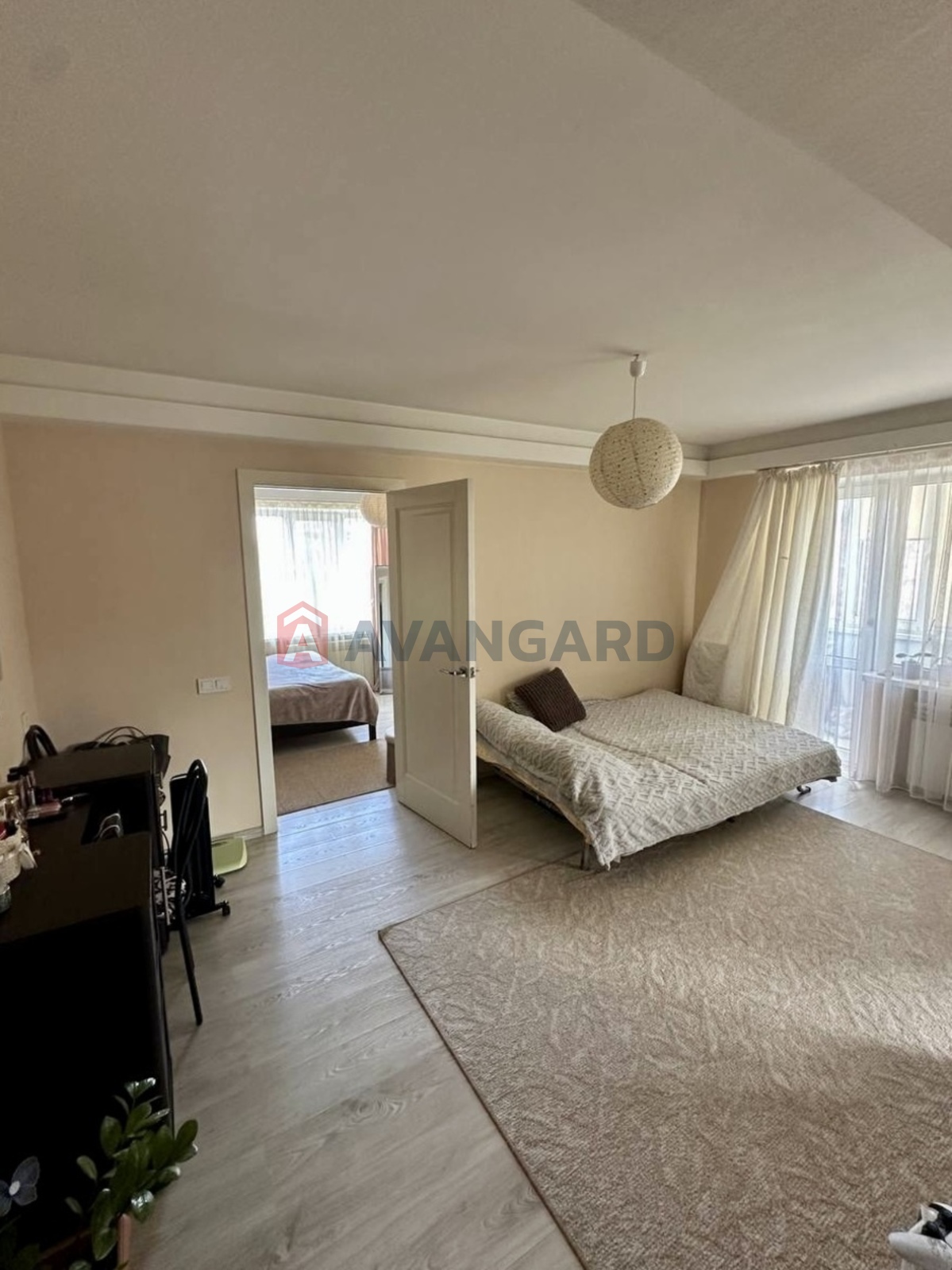 2 ��. ��������, 43/18/25 ��. �., 9/9 ������ ���� 4