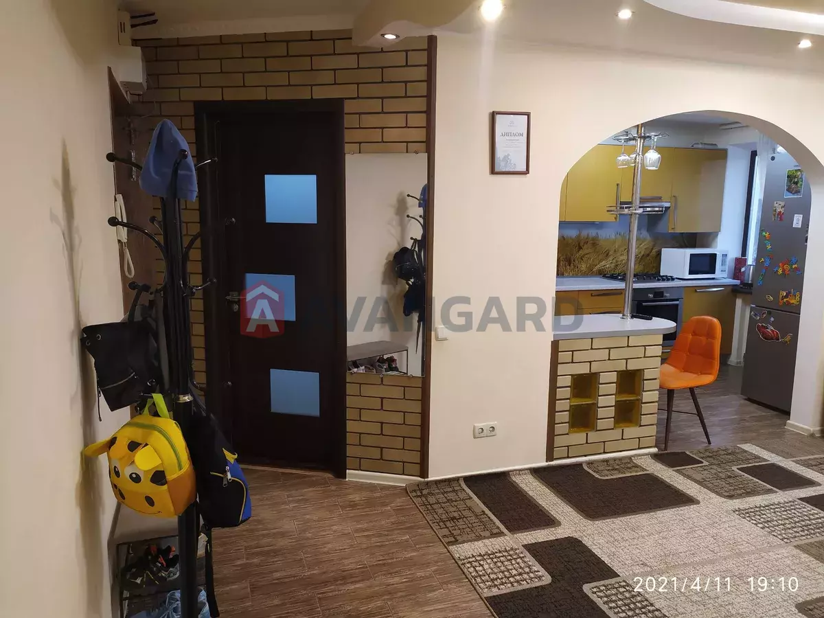 3 ��. ��������, 63/-/8 ��. �., 7/9 ������ ���� 7