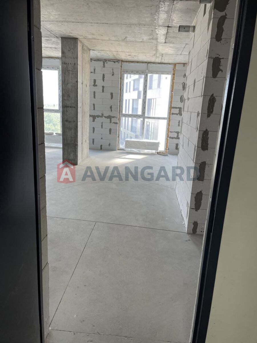 3 ��. ��������, 84/-/30 ��. �., 11/24 ������ ���� 6