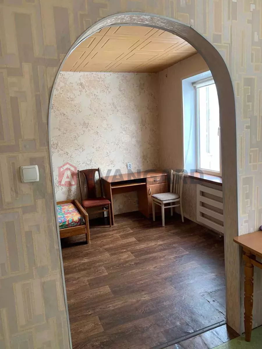 3 ����. ��������, 61/-/7 ��. �., 6/10 ���� ���� 9