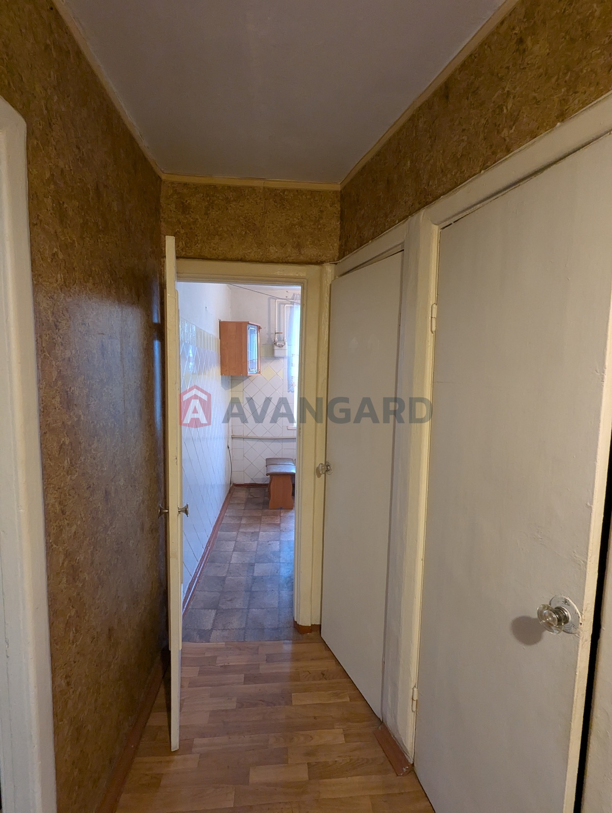 2 ��. ��������, 47/28/6 ��. �., 5/5 ������ ���� 4