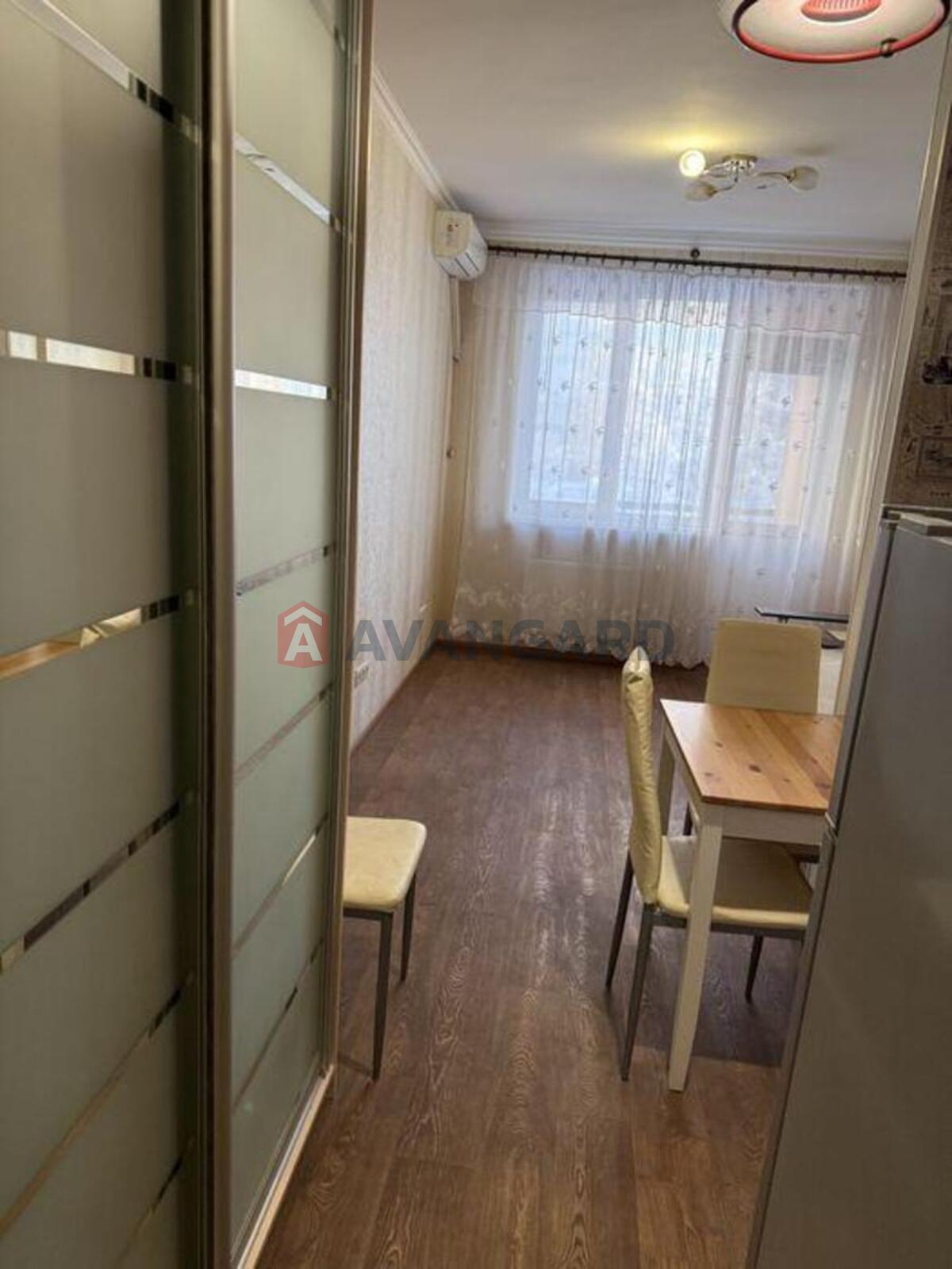 1 ��. ��������, 22/-/4 ��. �., 6/10 ������ ���� 1