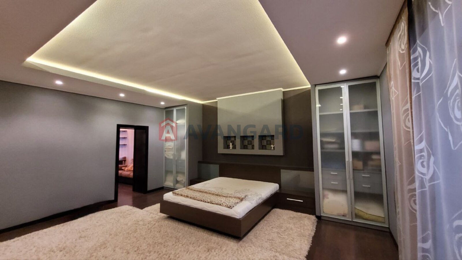 4 ��. ��������, 150/-/41 ��. �., 7/12 ������ ���� 23