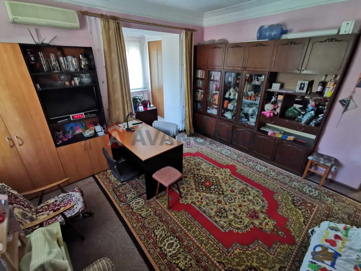 4 . , 89/-/9 . ., 3/4   8