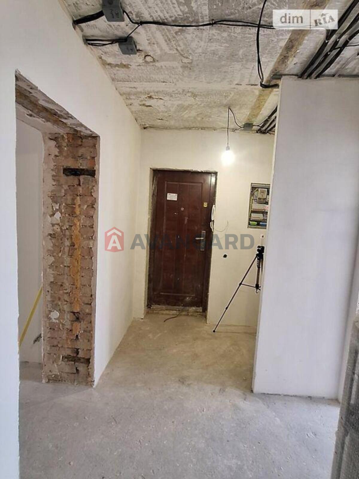 3 ��. ��������, 64/45/8 ��. �., 5/5 ������ ���� 21