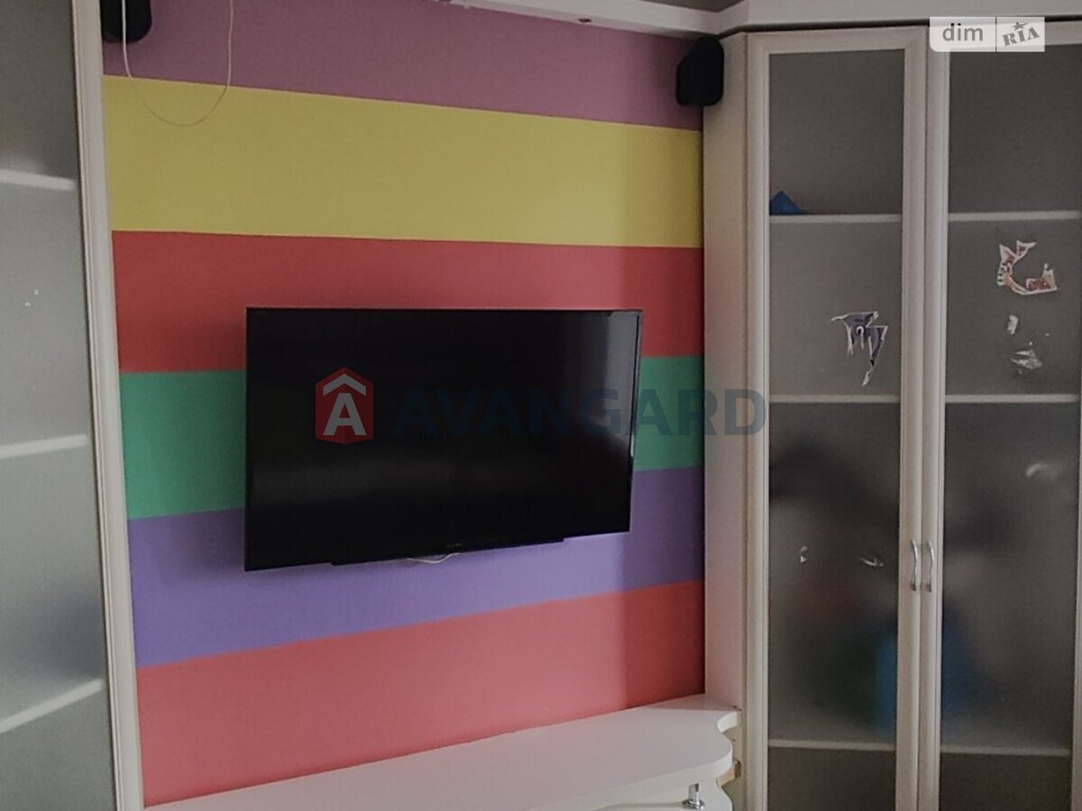 3 ����. ��������, 64/37/7 ��. �., 6/9 ���� ���� 16