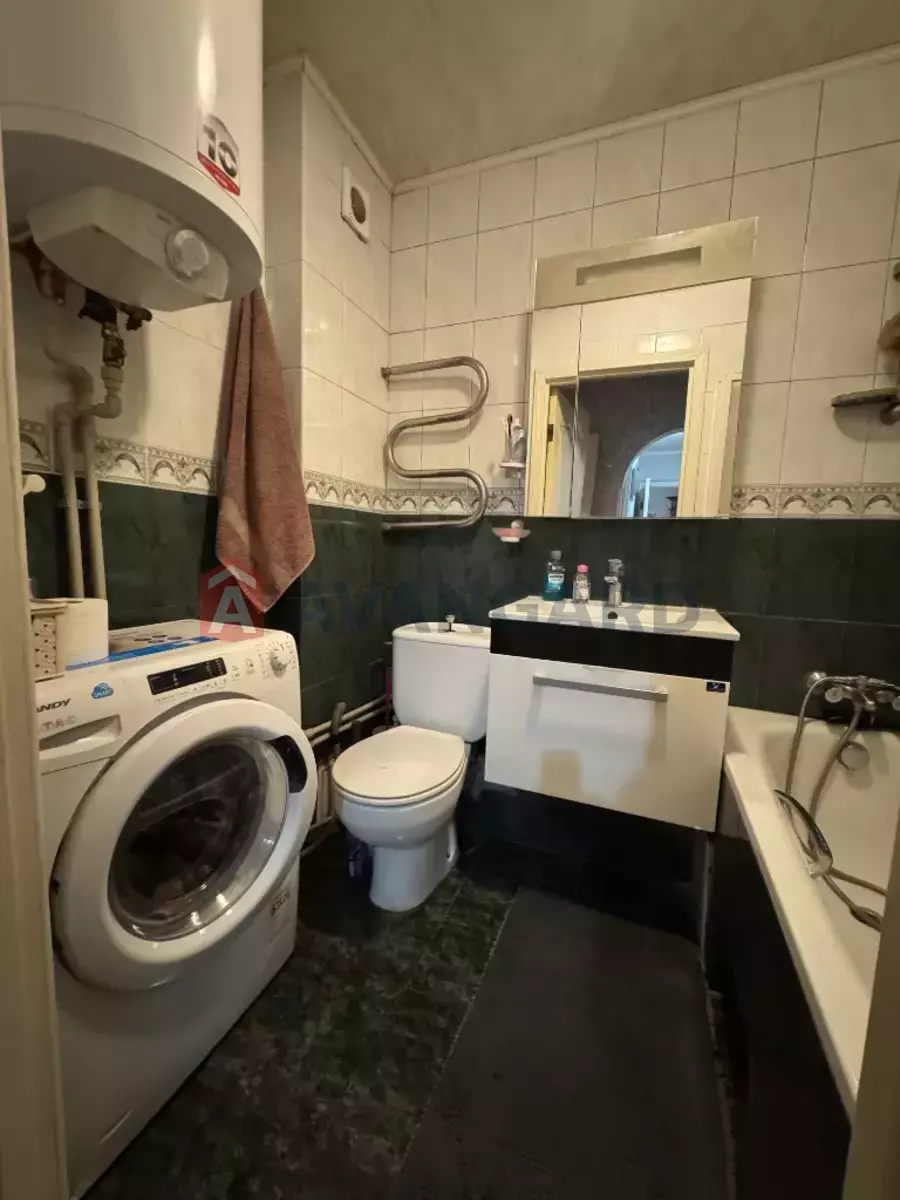 3 ��. ��������, 67/-/9 ��. �., 10/12 ������ ���� 9