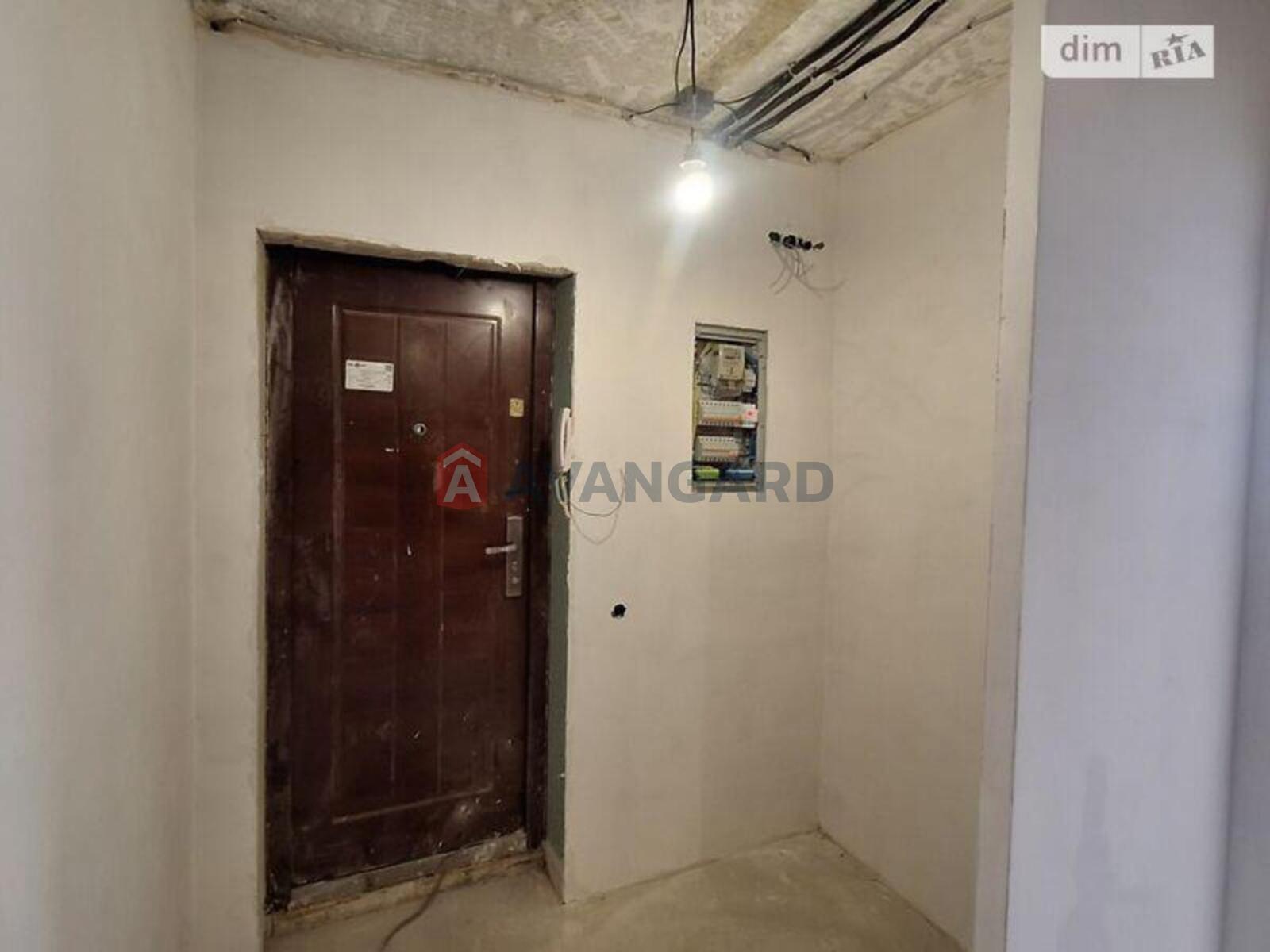 3 ��. ��������, 64/45/8 ��. �., 5/5 ������ ���� 30