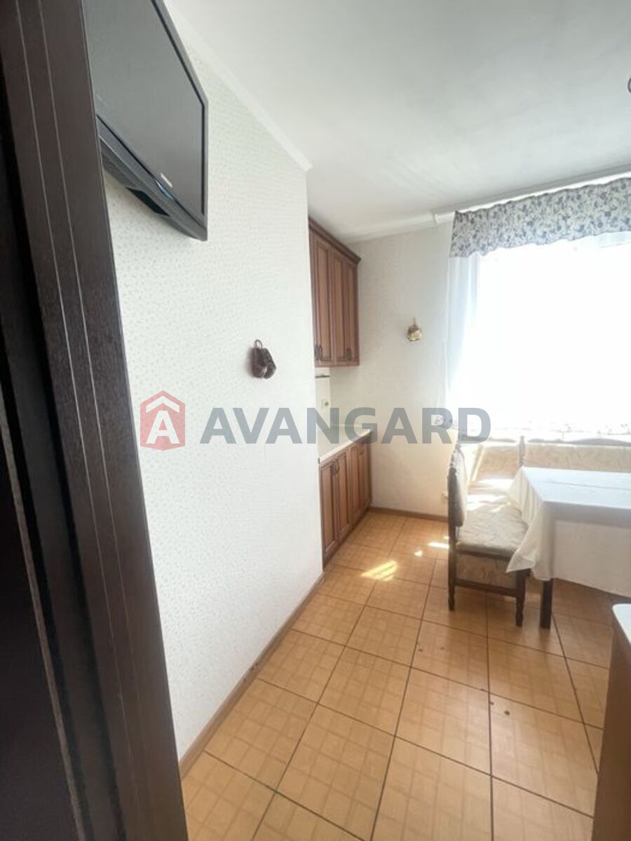 1 ��. ��������, 51/27/11 ��. �., 9/12 ������ ���� 3