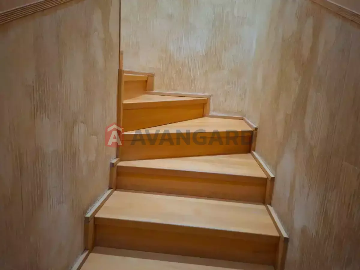 5 ��. ��������, 140/-/- ��. �., 1/3 ������ ���� 9