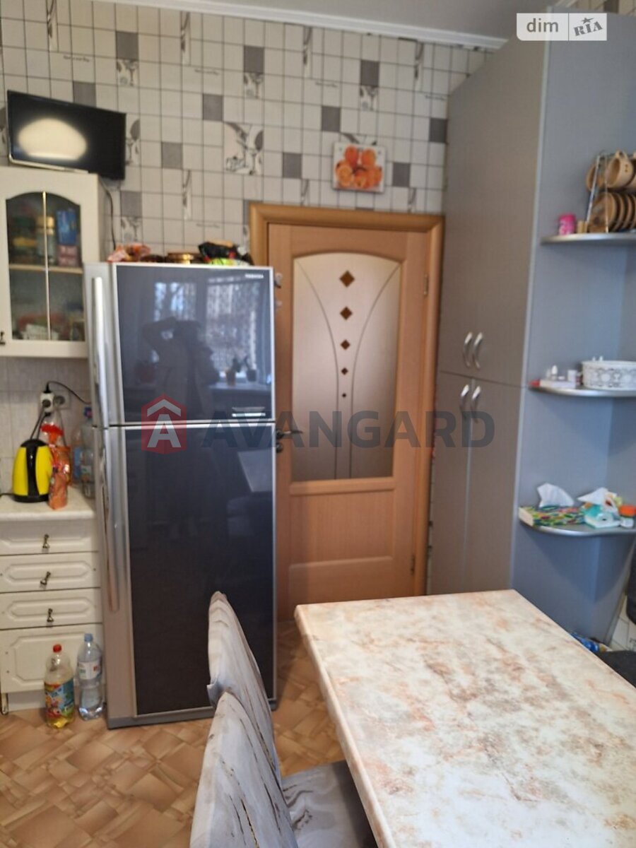 3 кім. квартира, 63/-/10 кв. м., 1/2 поверх фото 5 3 кім. квартира, 63/-/10 кв. м., 1/2 поверх фото 5