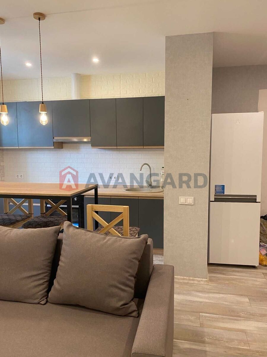 2 ��. ��������, 61/-/15 ��. �., 3/10 ������ ���� 5