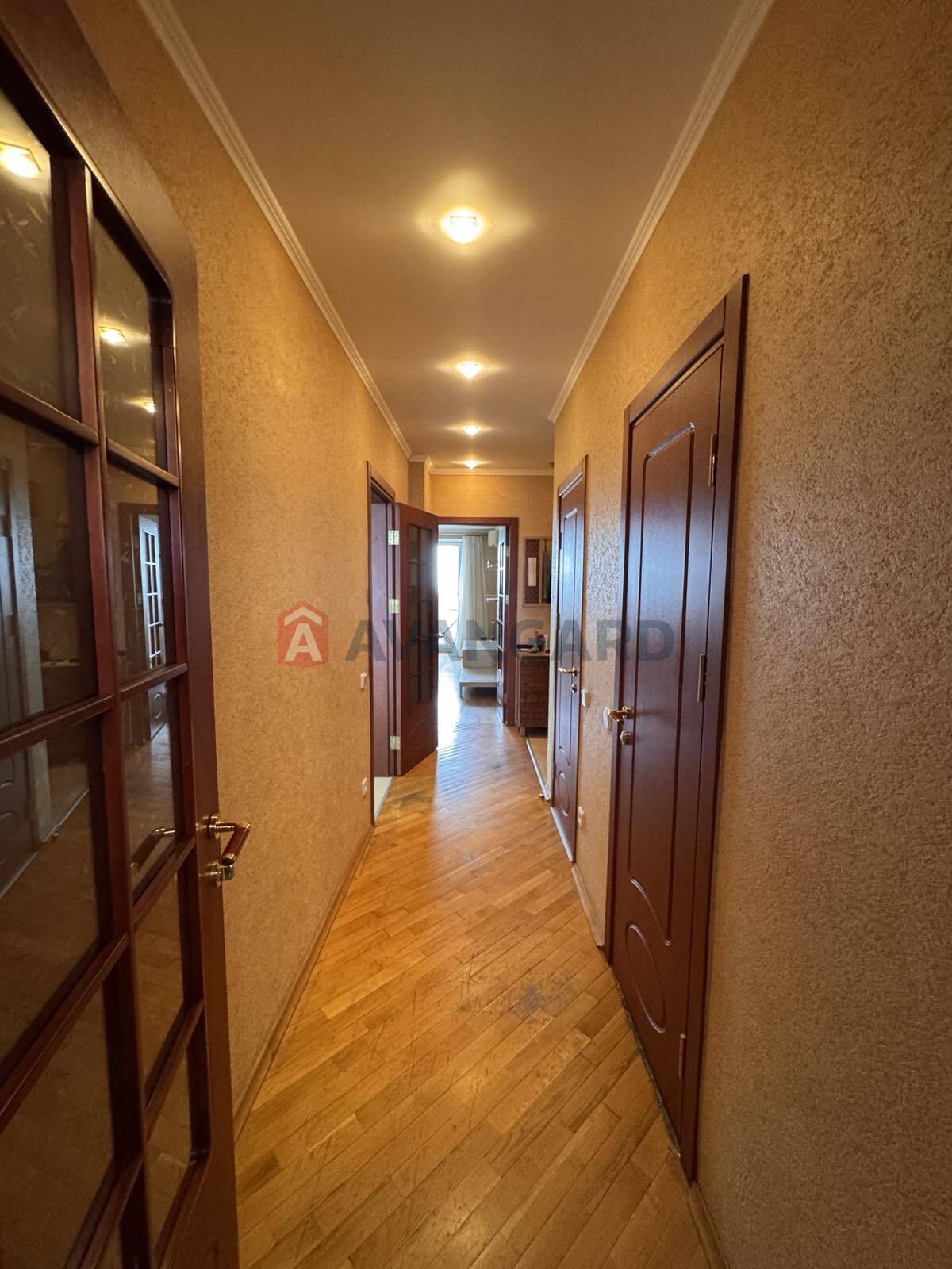 4 ��. ��������, 96,6/63,4/33,5 ��. �., 10/14 ������ ���� 15