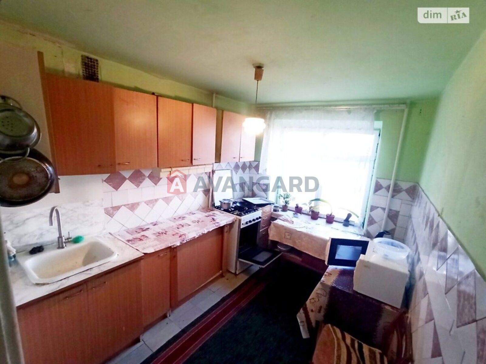 4 ����. ��������, 82/51/7 ��. �., 5/9 ���� ���� 25