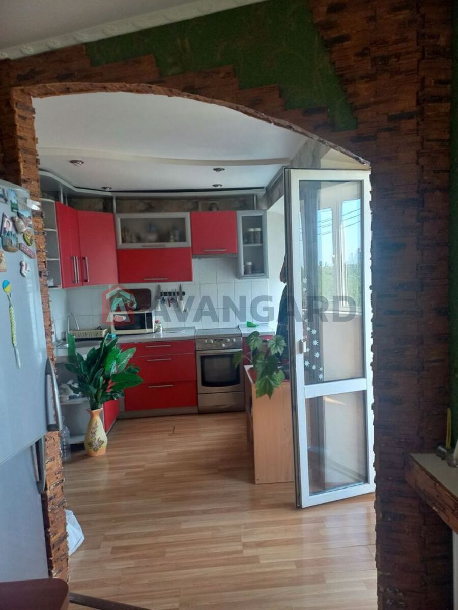 3 ��. ��������, 102/-/15 ��. �., 5/9 ������ ���� 4