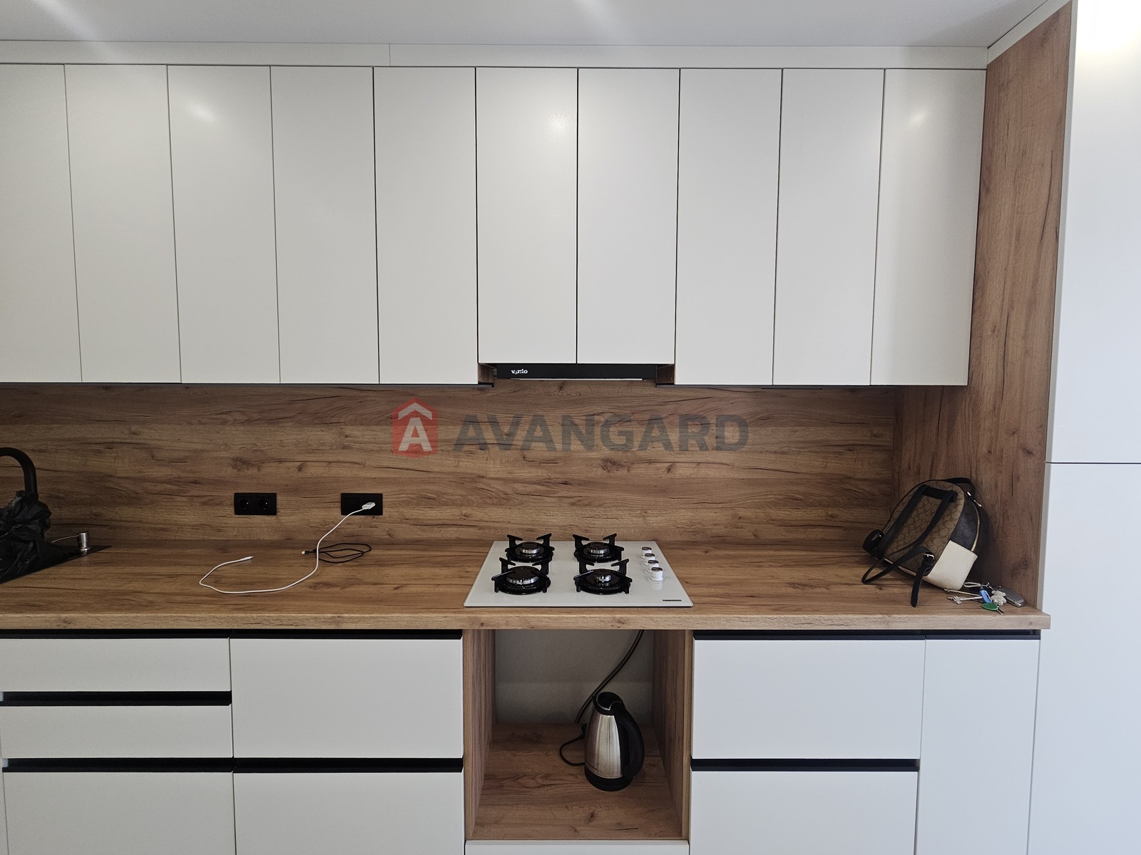 2 ��. ��������, 54/-/18 ��. �., 8/10 ������ ���� 1