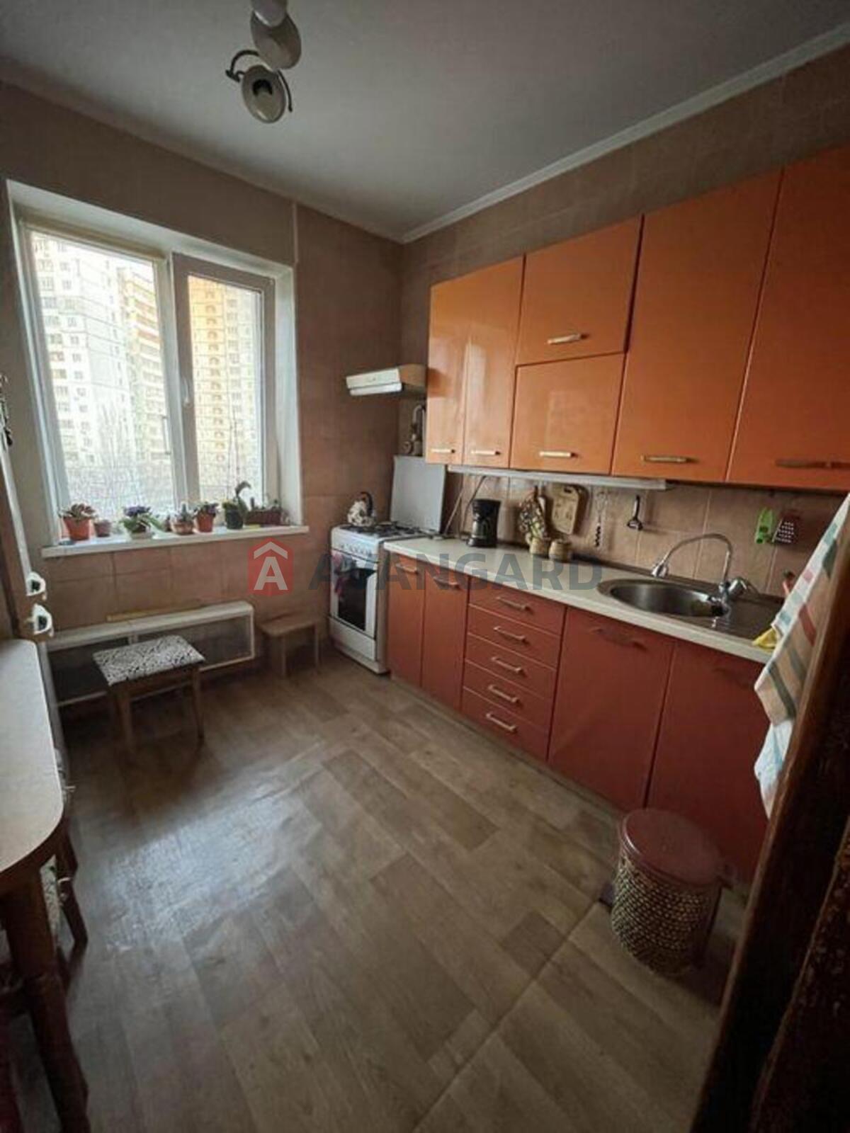 3 ��. ��������, 68/-/7 ��. �., 9/9 ������ ���� 1