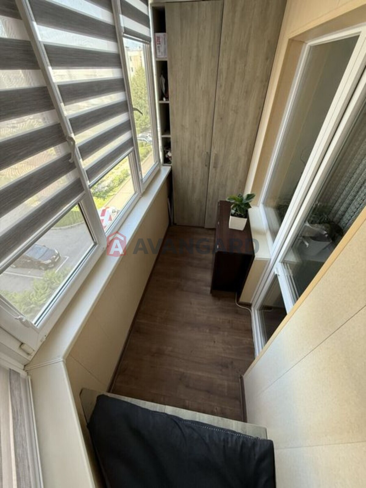 3 ����. ��������, 105/-/18 ��. �., 4/5 ���� ���� 13