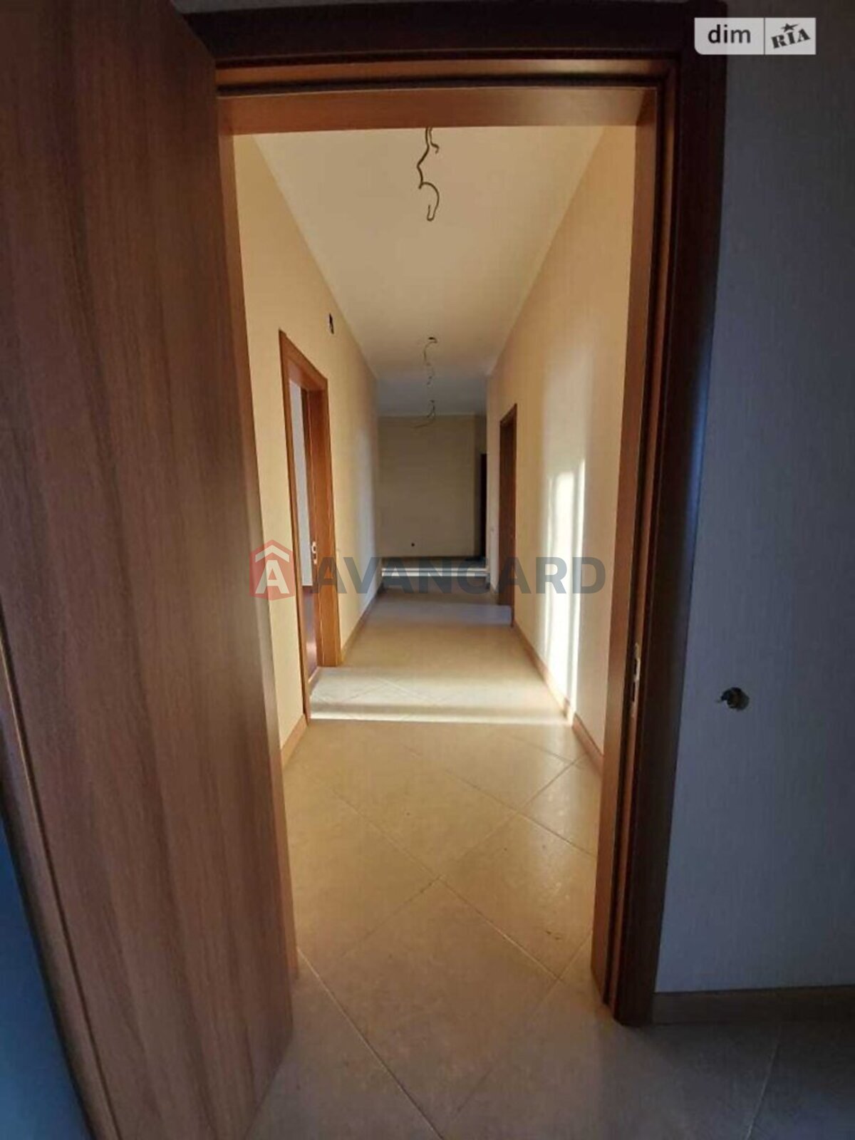 4 ����. ��������, 199/112/30 ��. �., 2/5 ���� ���� 9