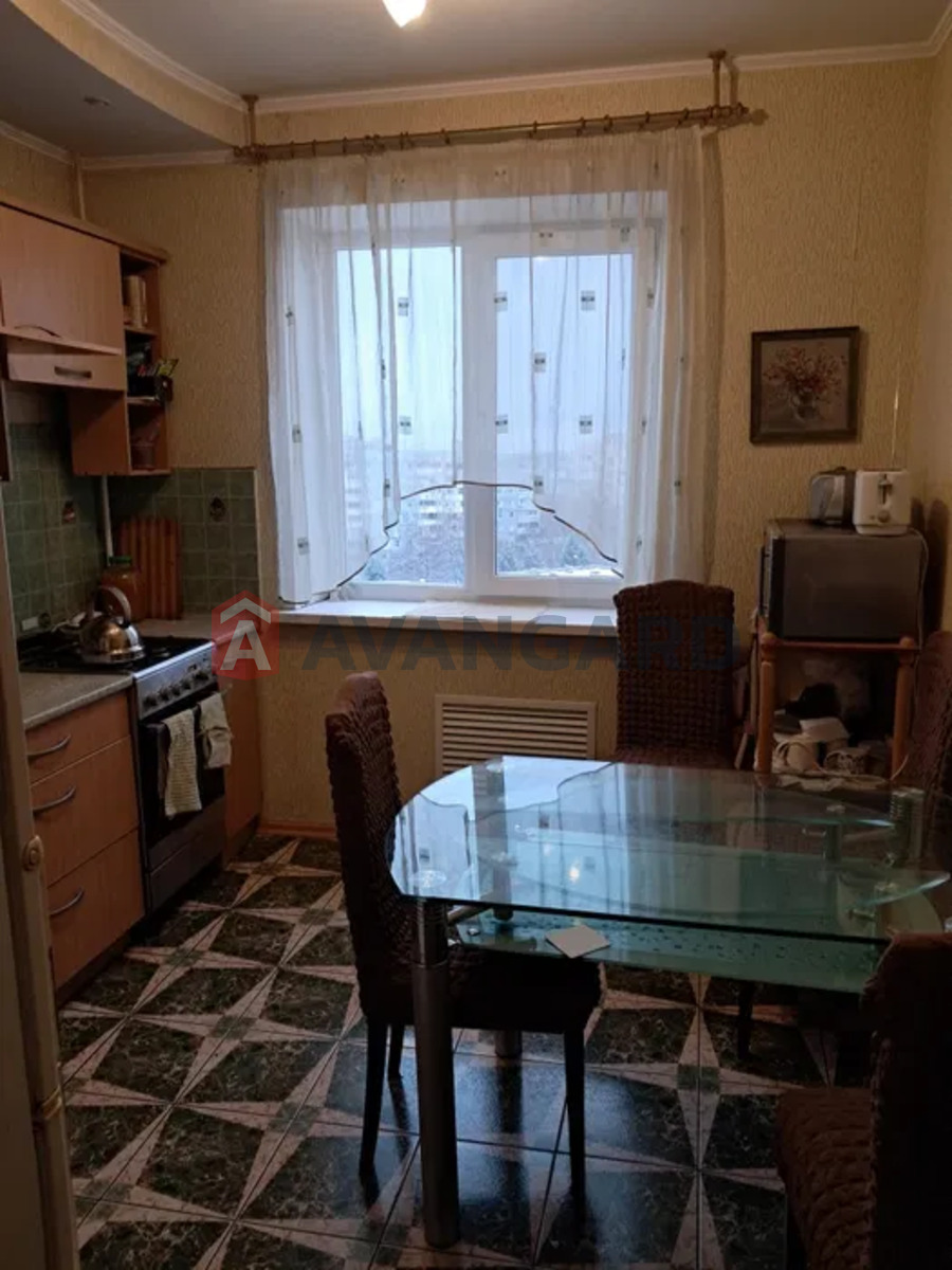 4 ��. ��������, 77/-/10 ��. �., 8/9 ������ ���� 11