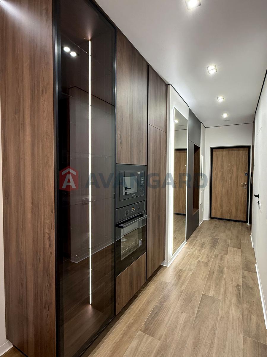 3 ��. ��������, 76.7 / 35 / 23 ��. �., 11/25 ������ ���� 8