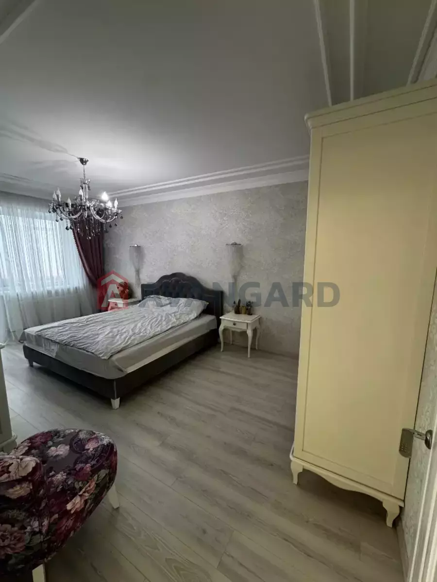 3 ��. ��������, 72/-/- ��. �., 5/10 ������ ���� 9