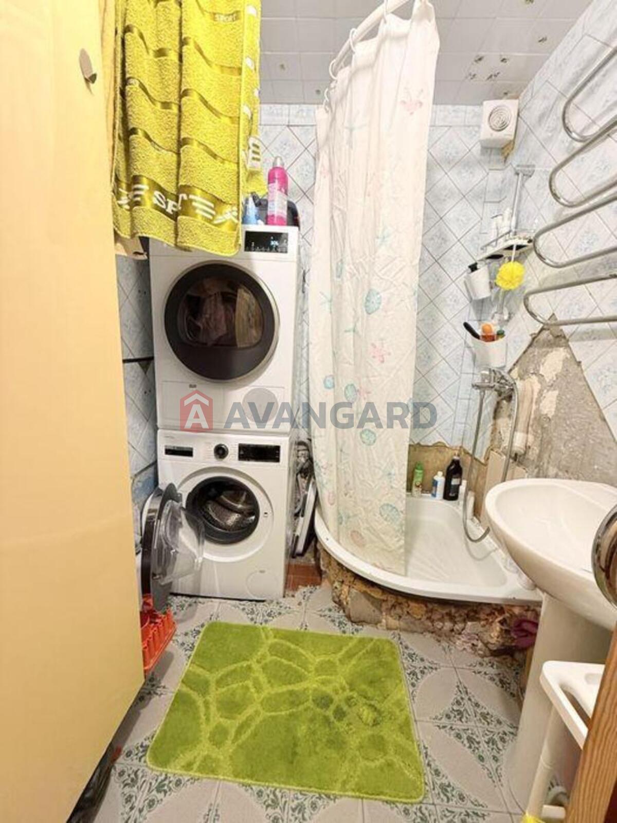 3 ��. ��������, 72/-/8 ��. �., 12/16 ������ ���� 9