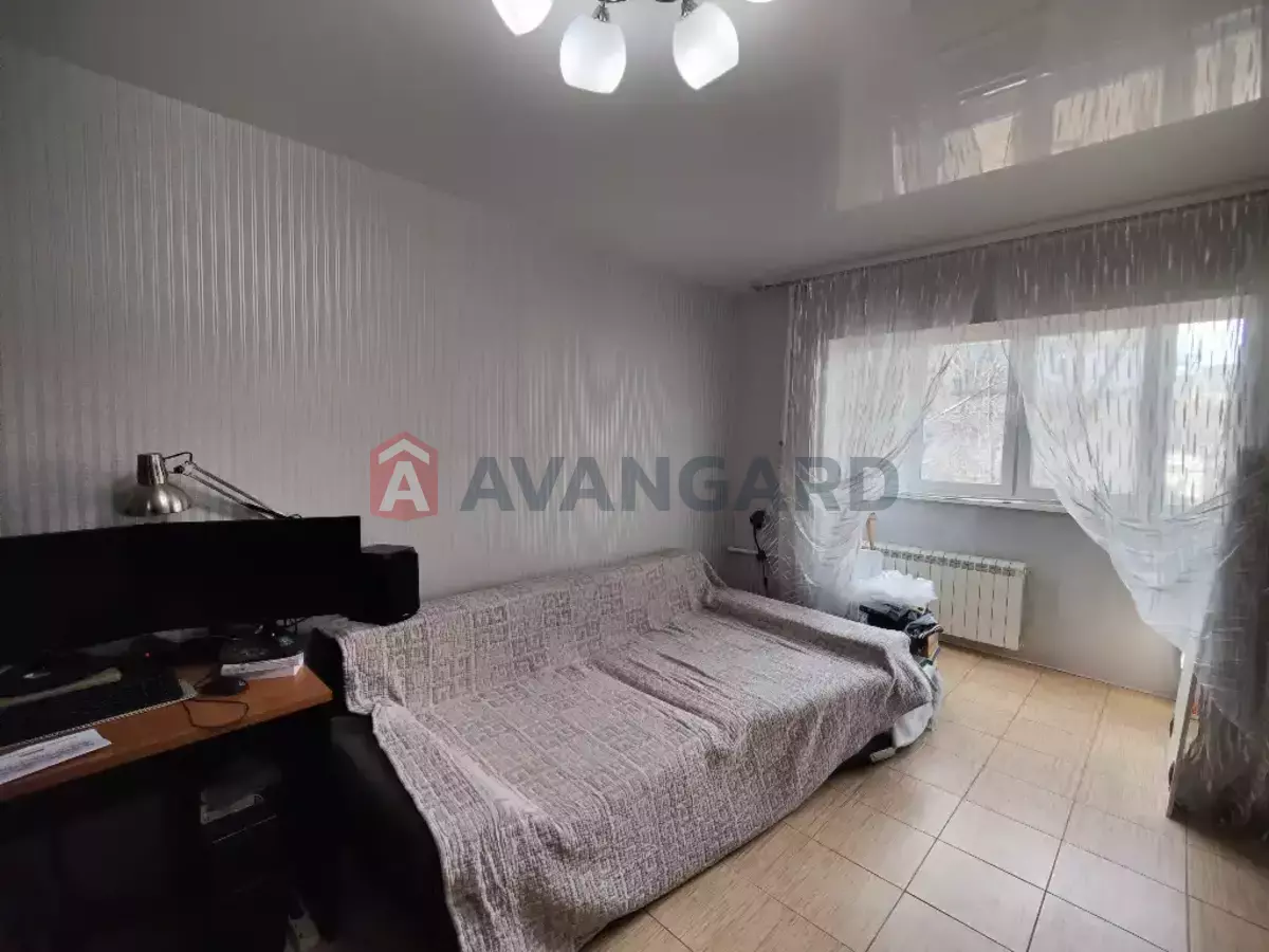 1 ��. ��������, 33/19/6 ��. �., 4/5 ������ ���� 3