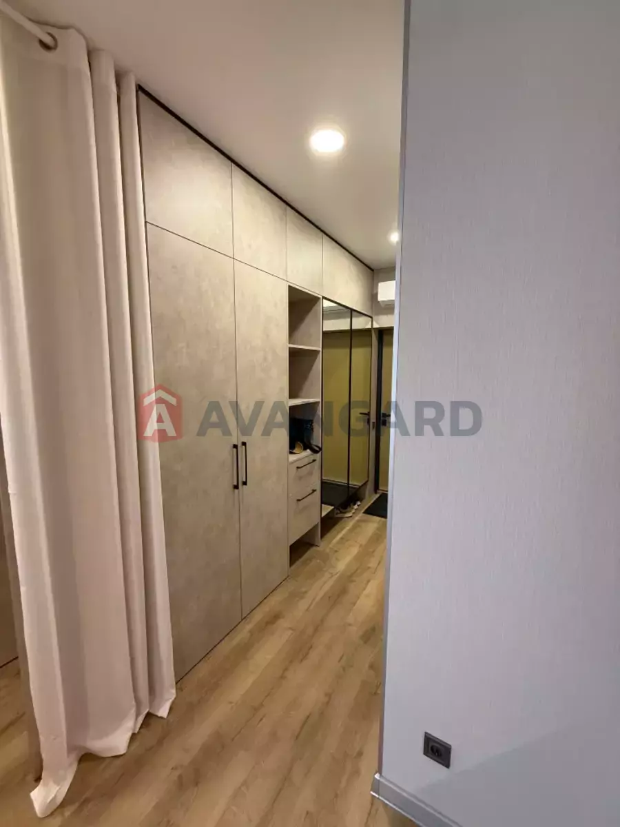 1 ����. ��������, 32/-/- ��. �., 8/24 ���� ���� 4