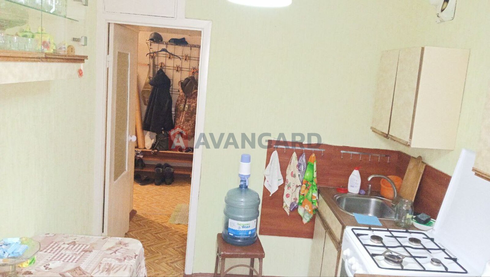 4 ��. ��������, 82/51/7 ��. �., 8/9 ������ ���� 13