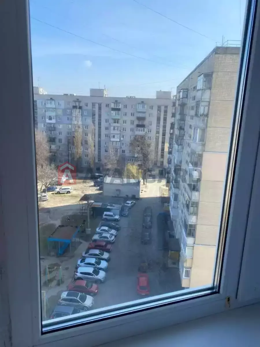 3 ����. ��������, 69/63/6 ��. �., 9/10 ���� ���� 13
