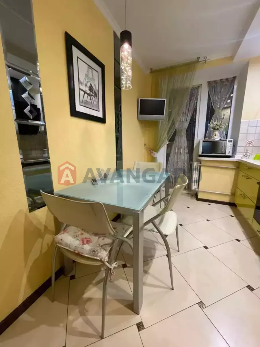 3 ����. ��������, 70/41/8 ��. �., 11/16 ���� ���� 5