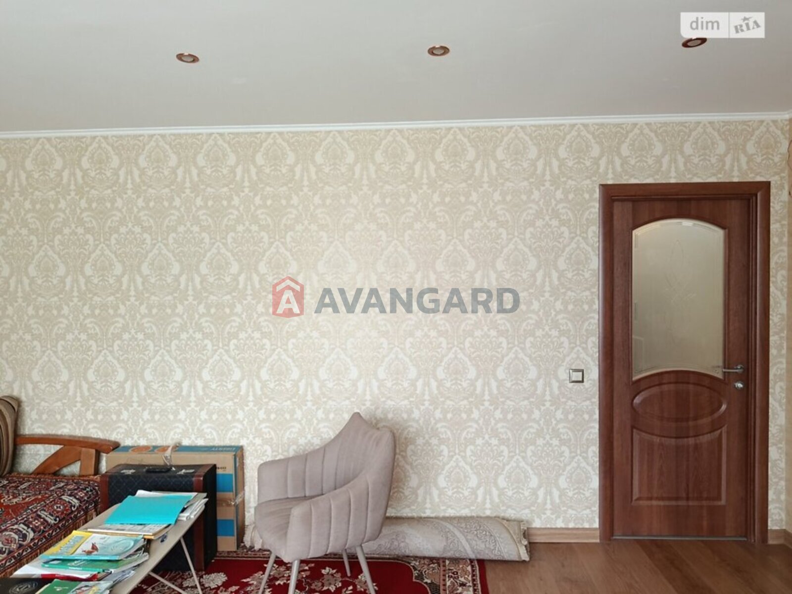 1 ��. ��������, 50/20/10 ��. �., 9/9 ������ ���� 9