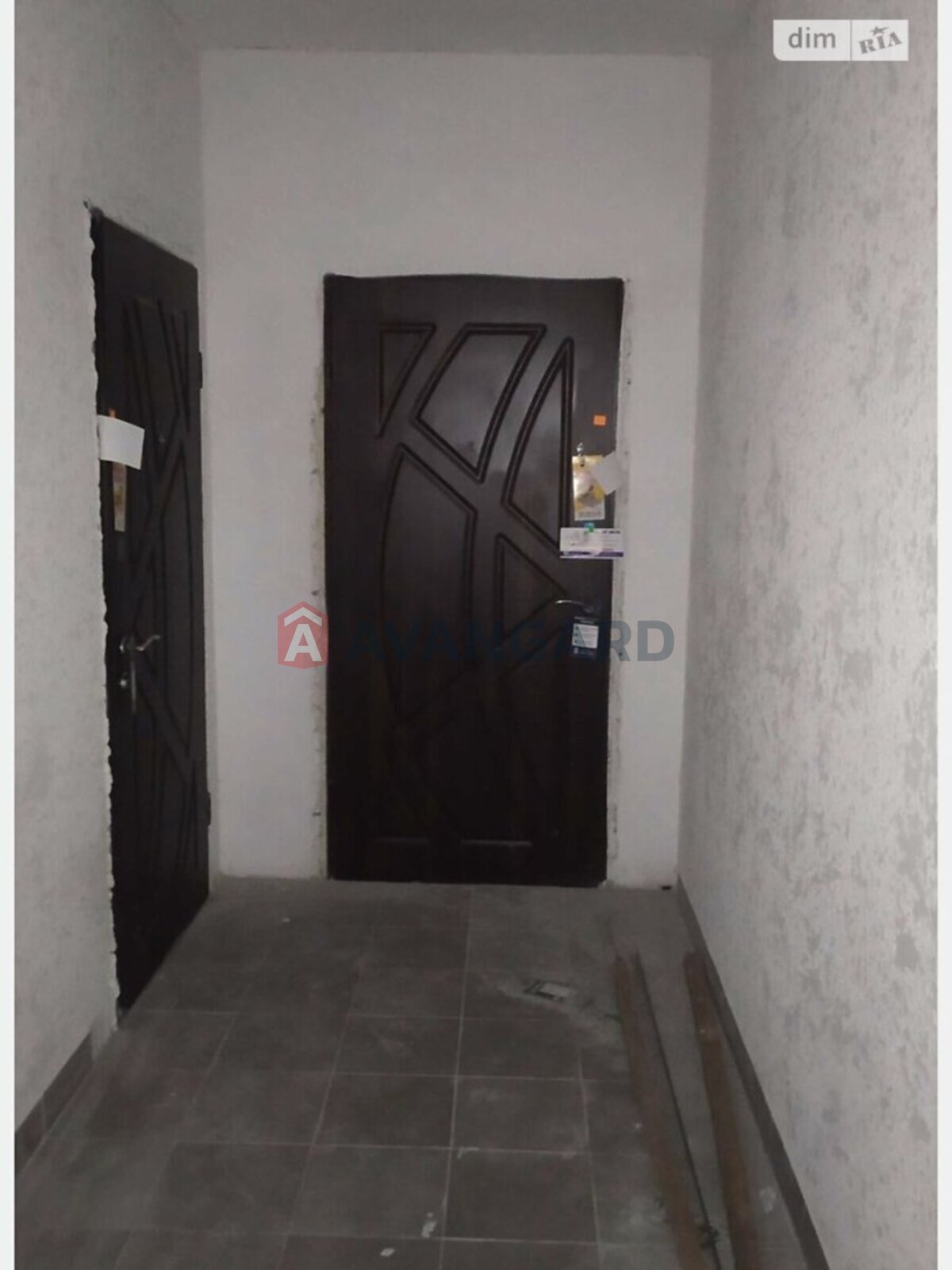 1 ��. ��������, 52/-/18 ��. �., 10/10 ������ ���� 9