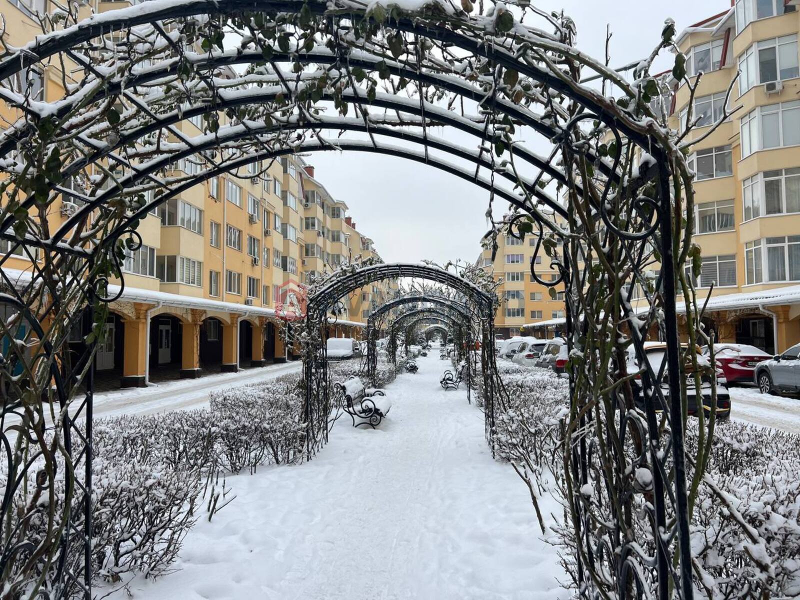 2 ����. ��������, 58/-/12 ��. �., 8/10 ���� ���� 18