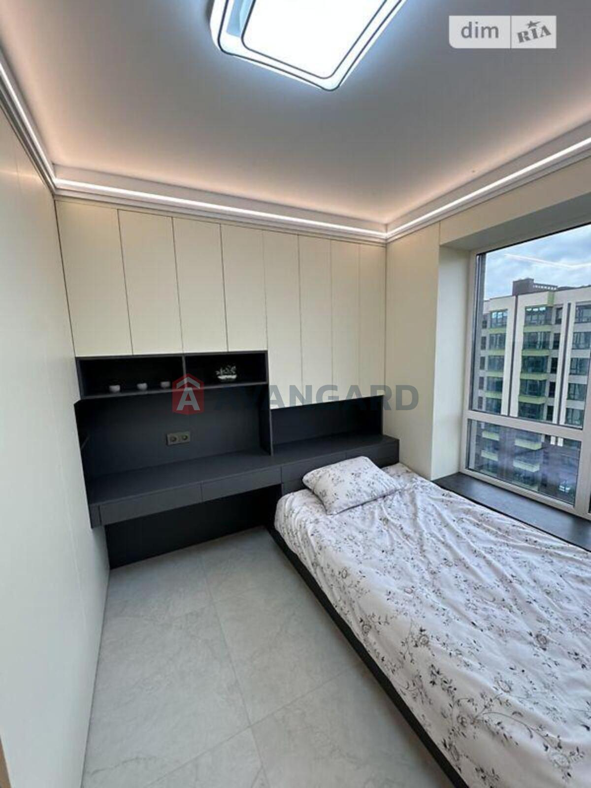 4 ��. ��������, 136/-/16 ��. �., 10/11 ������ ���� 7