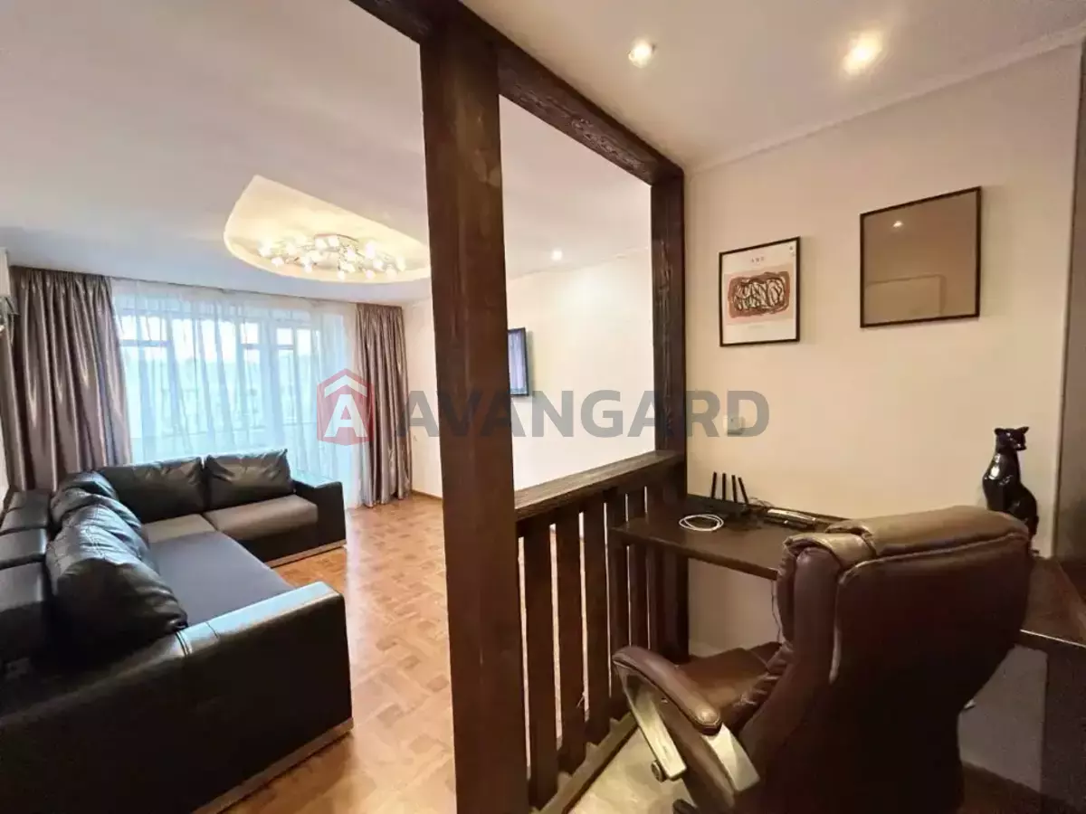 1 ��. ��������, 33/18/6 ��. �., 9/10 ������ ���� 4