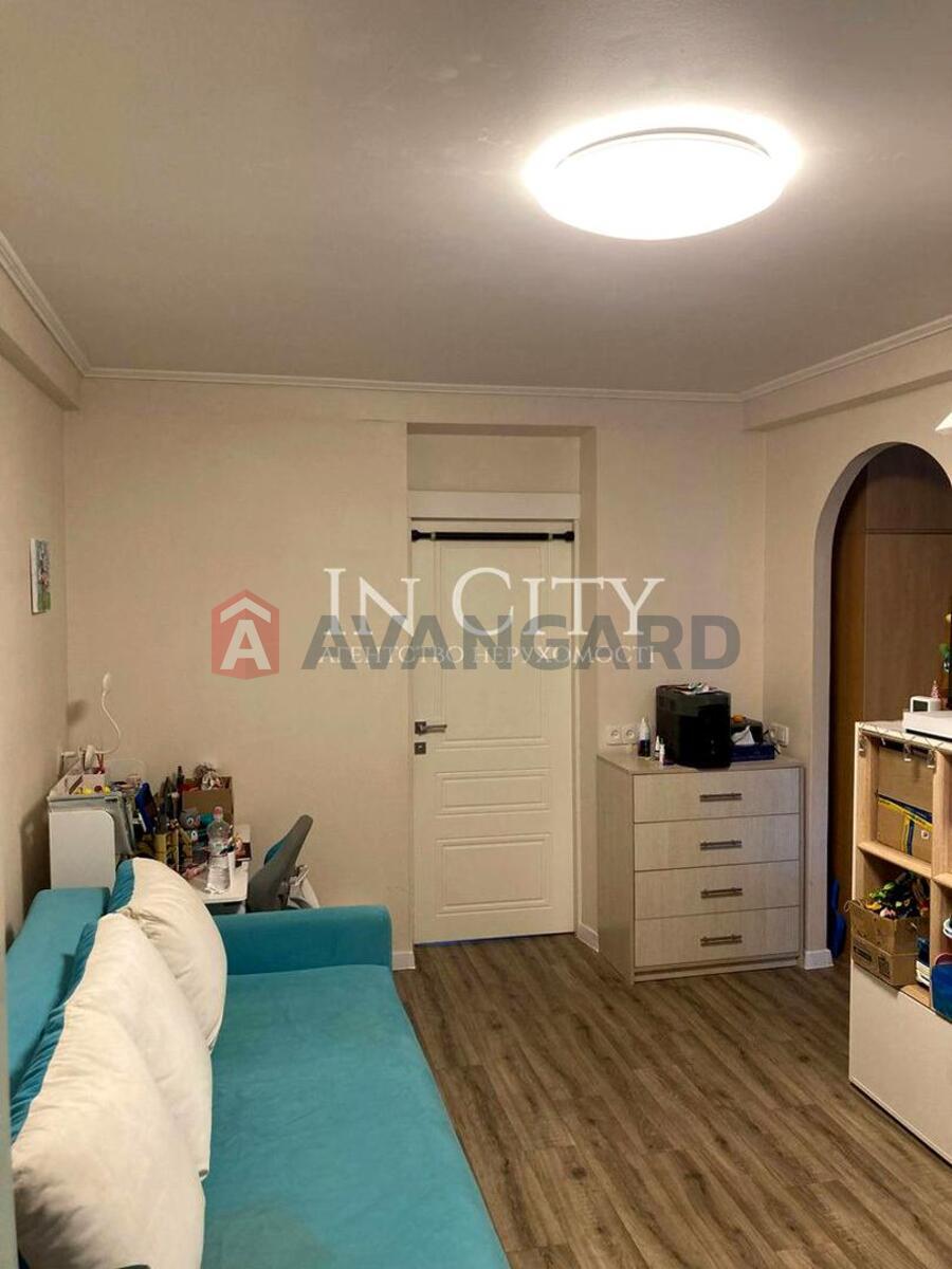 2 ����. ��������, 45.5 / 29.3 / 7.9 ��. �., 3/5 ���� ���� 2