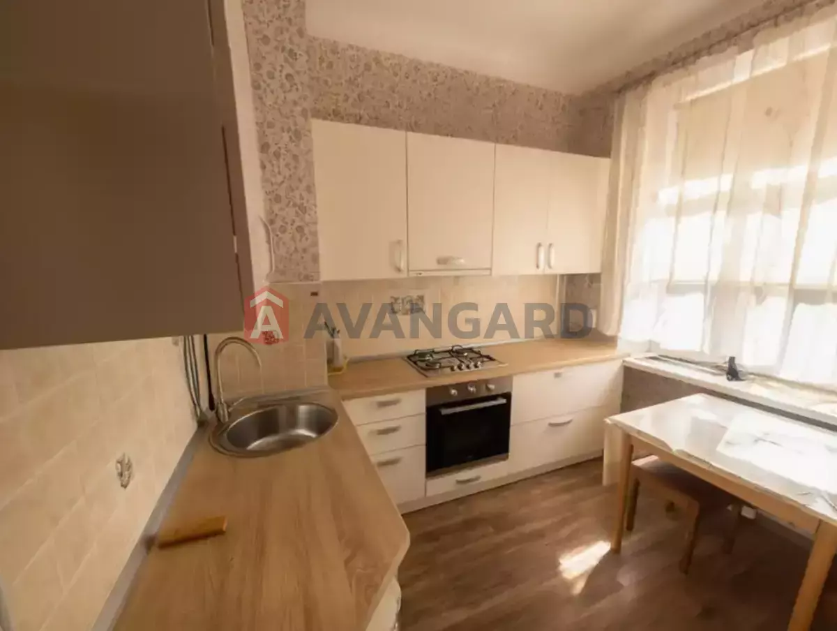 3 ��. ��������, 72/48/8 ��. �., 3/5 ������ ���� 1