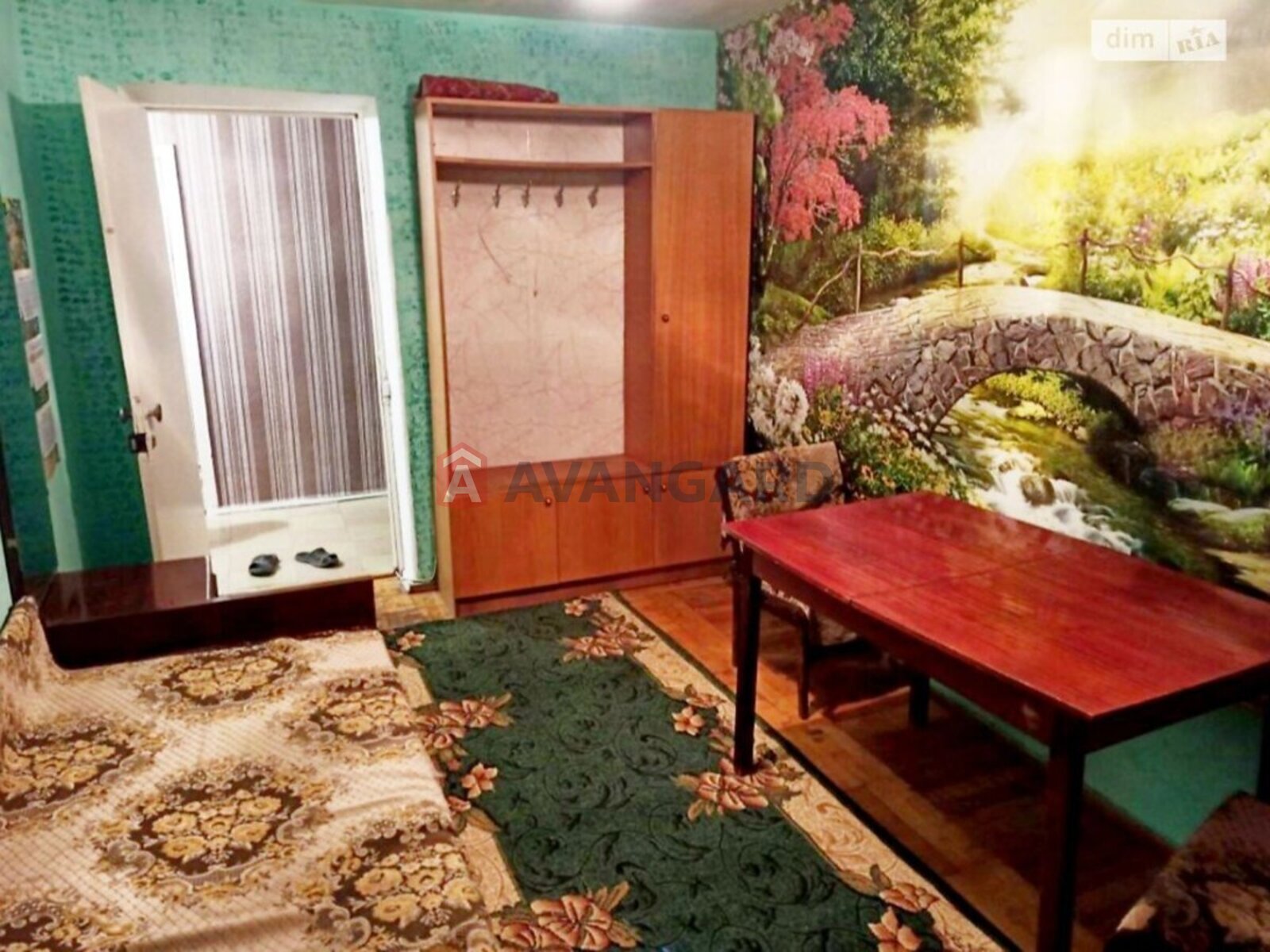 4 ��. ��������, 82/51/7 ��. �., 5/9 ������ ���� 17