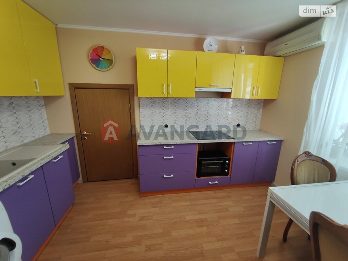 3 ��. ��������, 120/67/14 ��. �., 7/7 ������ ���� 1