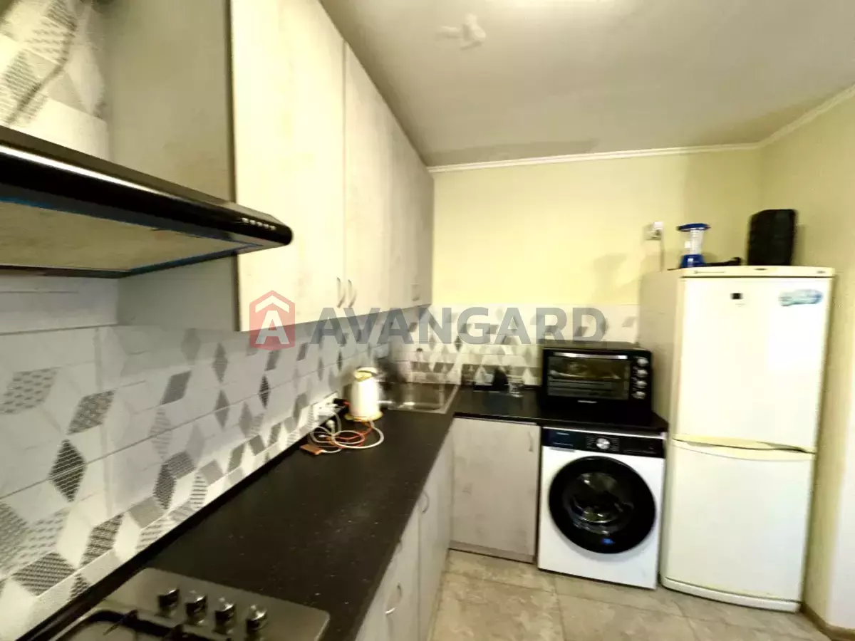 4 ��. ��������, 81/-/- ��. �., 1/10 ������ ���� 21