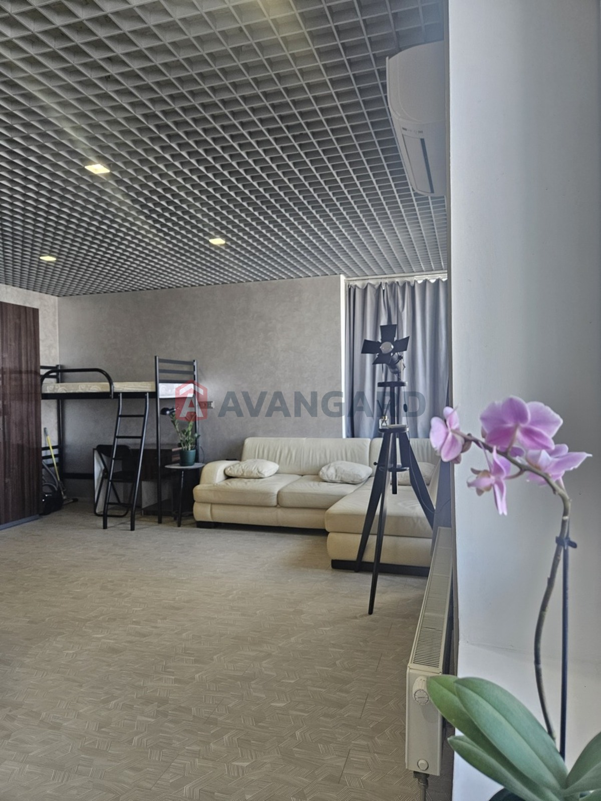 1 ��. ��������, 35/17/9 ��. �., 18/23 ������ ���� 8